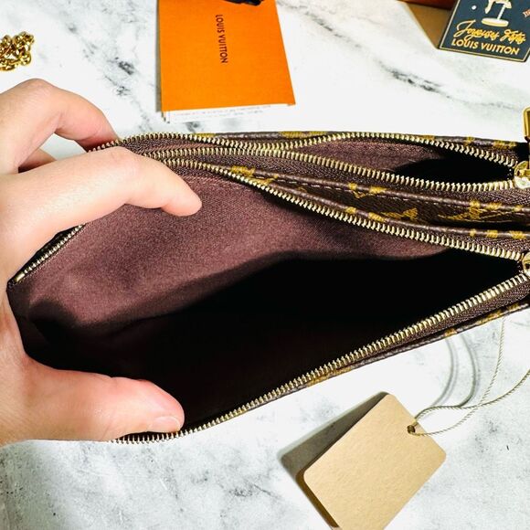 Louis Vuitton Liv Pochette - Picture 11 of 16